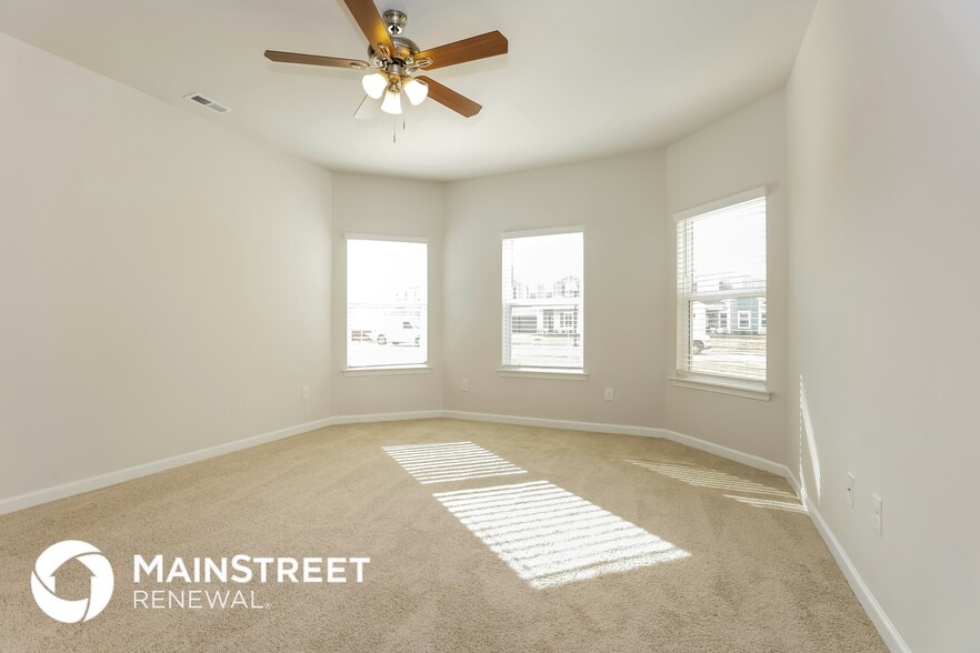 Building Photo - 2307 Curbow Dr
