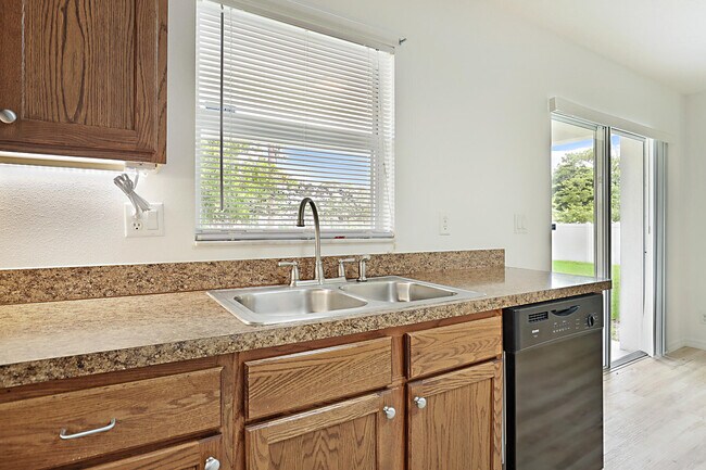 Building Photo - 617 SE Karrigan Terrace