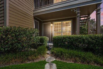 Building Photo - 1880 White Oak Dr