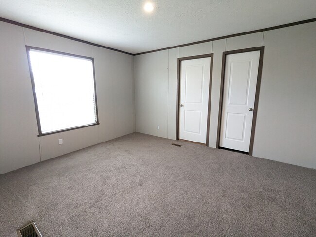 Building Photo - 2445 E Birch Dr