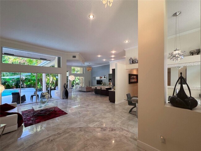 Building Photo - 375 Sabal Way