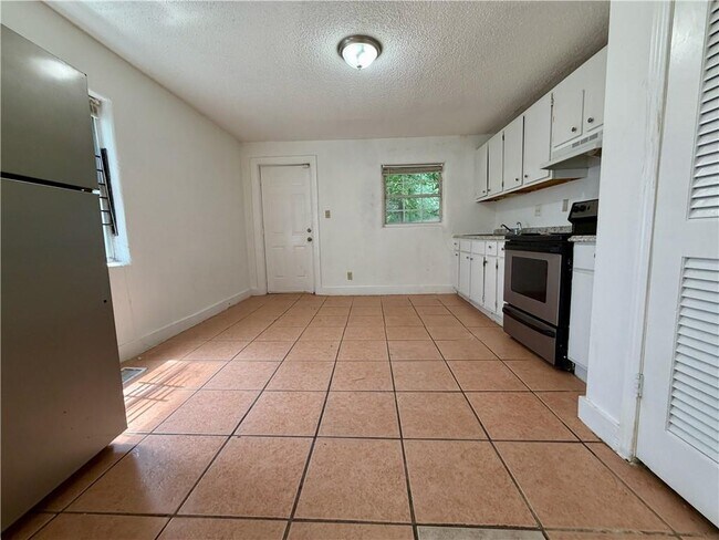 Building Photo - 1070 Ollie Cir NW