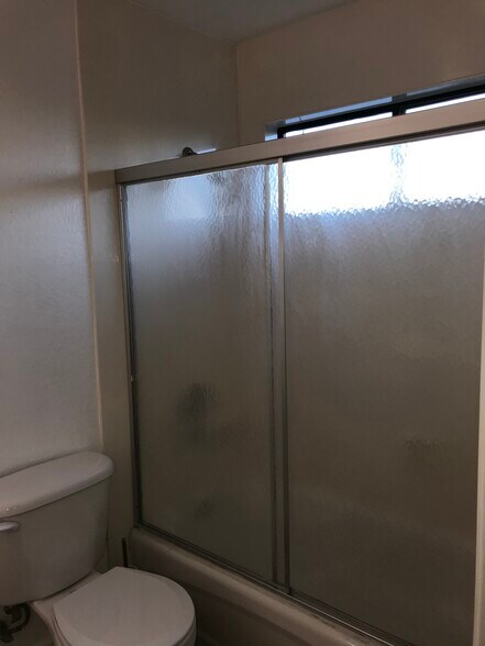 Bathroom - 852 Kellogg Ave