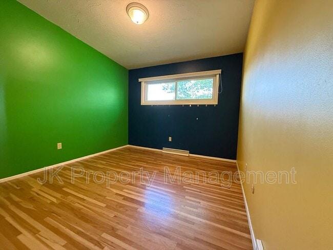 Building Photo - 1015 Carlos Dr