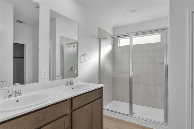 Building Photo - 5028 Hazelnut Ln