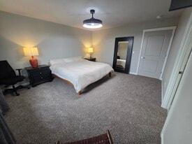 Building Photo - 10721 NE 109th St