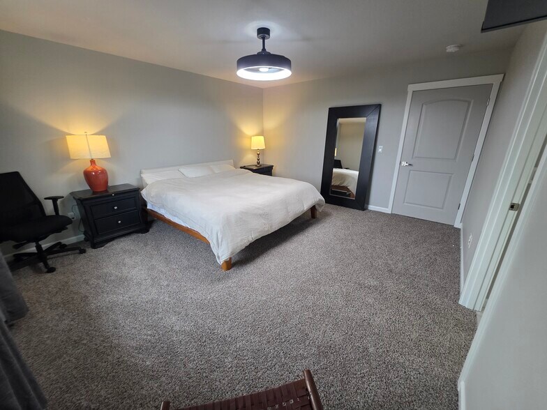 Primary Photo - 10721 NE 109th St