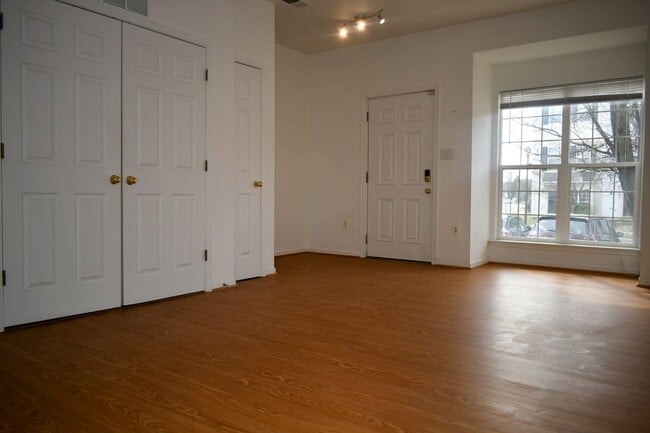Building Photo - 2427 Dew Meadow Ct