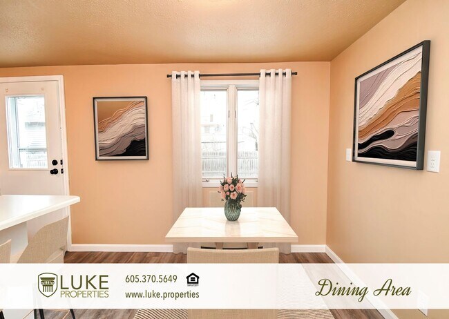 Building Photo - 226 N Lake Ave