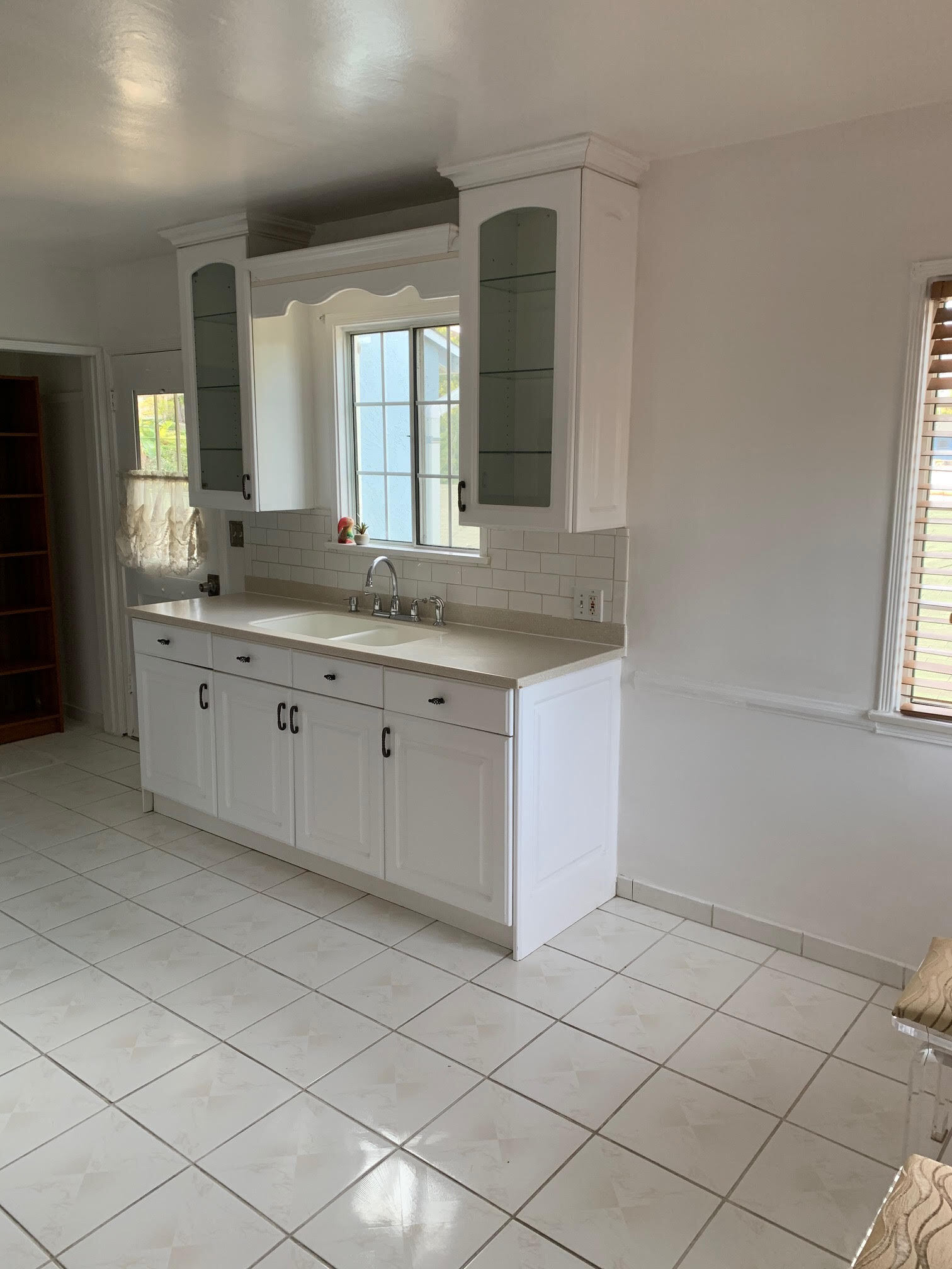 Building Photo - 253 5th Ave