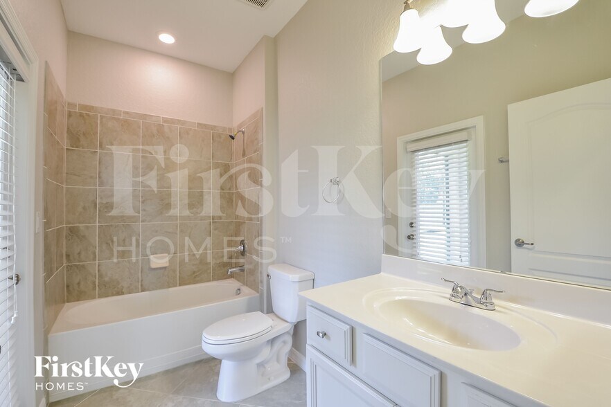 Building Photo - 11327 Sweetgrass Dr