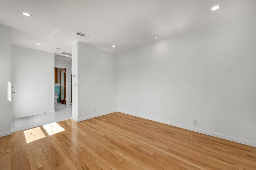 Building Photo - 8447 Kittyhawk Ave