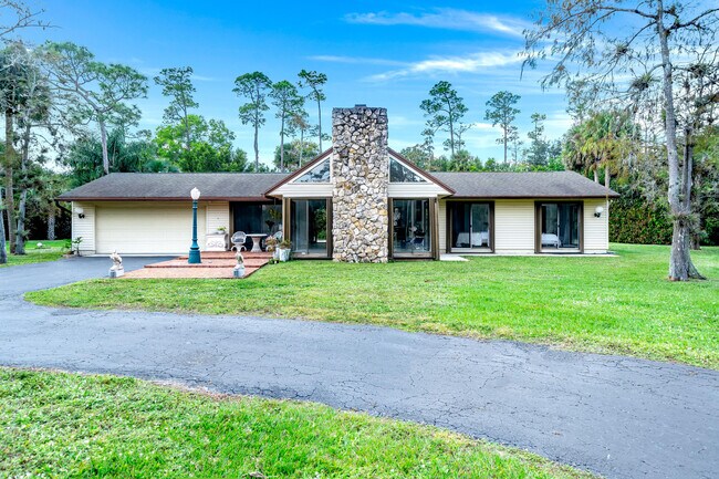 Building Photo - 583 Rambling Dr Cir