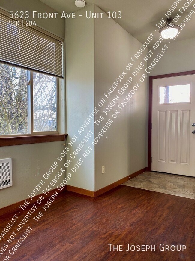 Building Photo - 5623 Front Ave