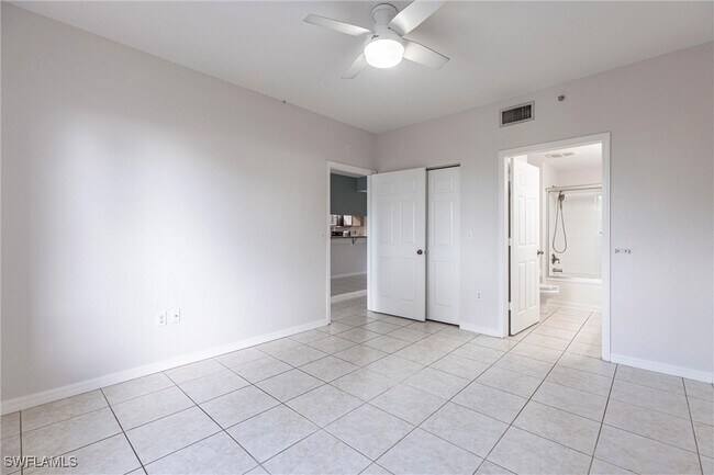 Building Photo - 6490 Aragon Way