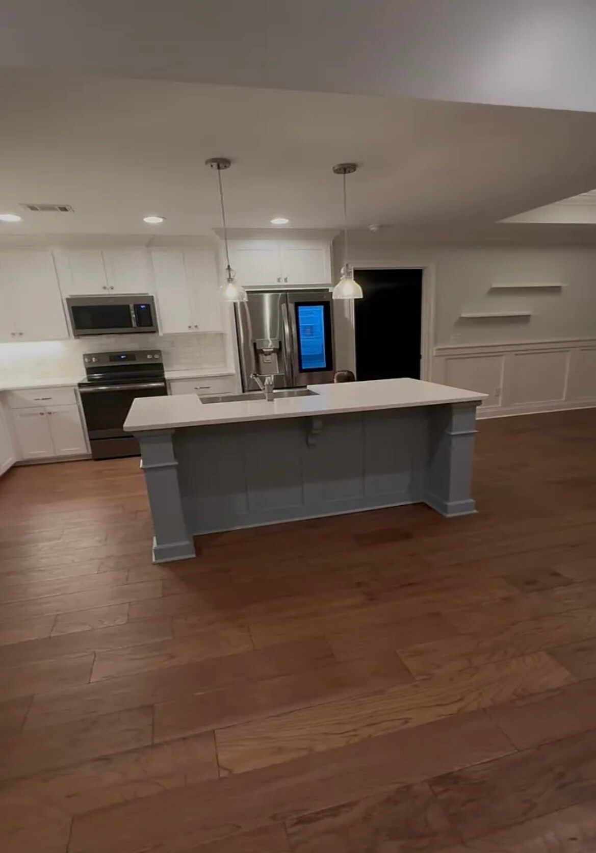 Kitchen / Island Attached Sink & Dishwasher - 644 Osprey Cir