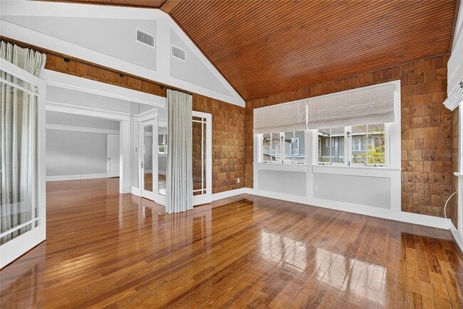 Building Photo - 3003 W Harbor View Ave