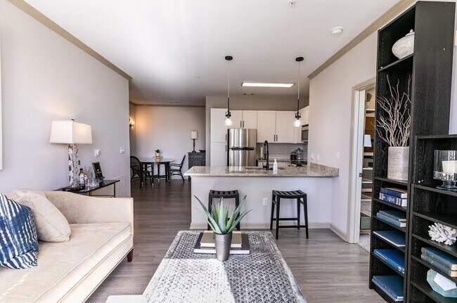 Building Photo - 1000 Ashwood Pkwy