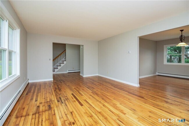 Building Photo - 2 Saddle Ridge Rd