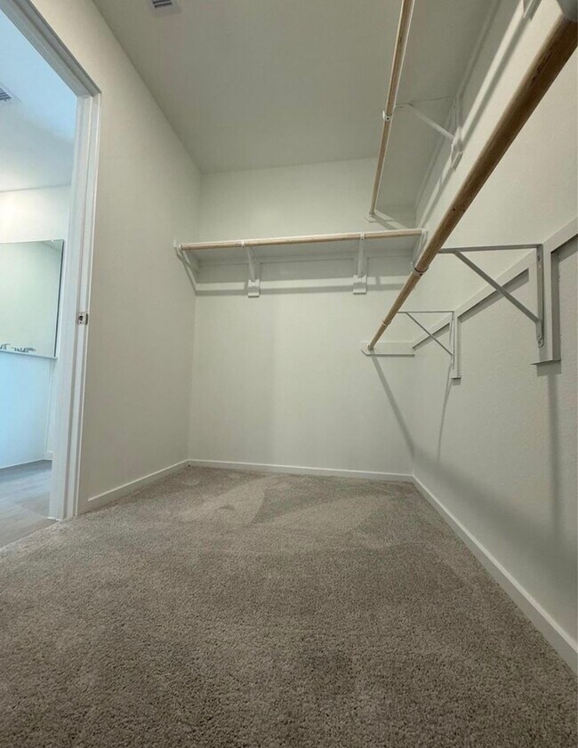Building Photo - 14896 N Ascot Bend Cir