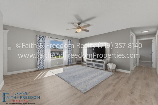 Building Photo - 260 Everett Dr