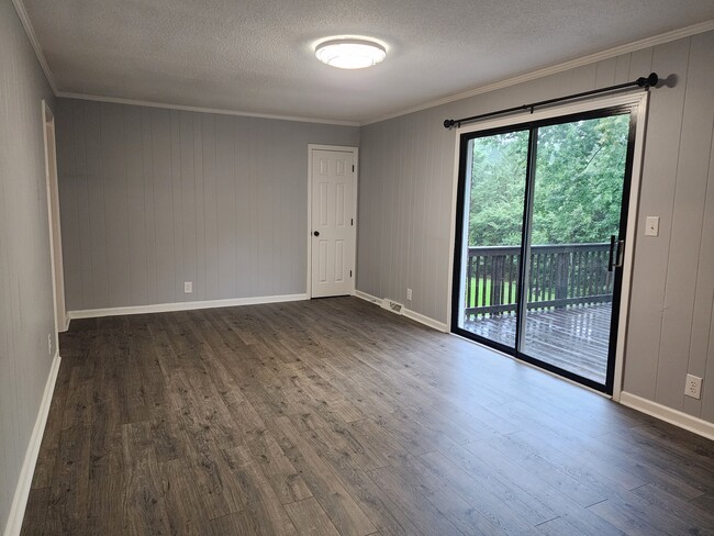 Building Photo - 415 Christopher Dr