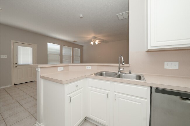 Building Photo - 14310 Mirkwood Ln