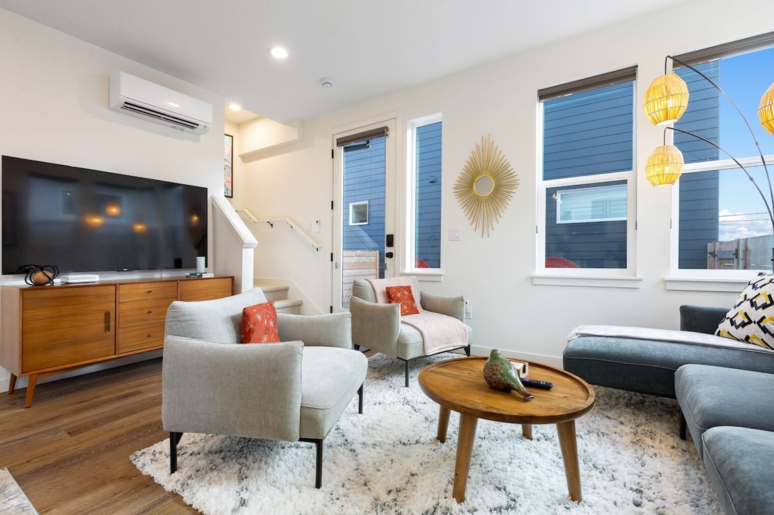 Building Photo - 4404 37th Ave SW