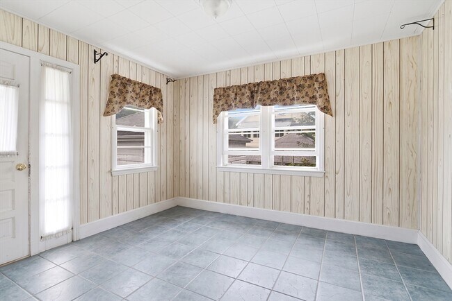 Building Photo - 131 Highland Ave