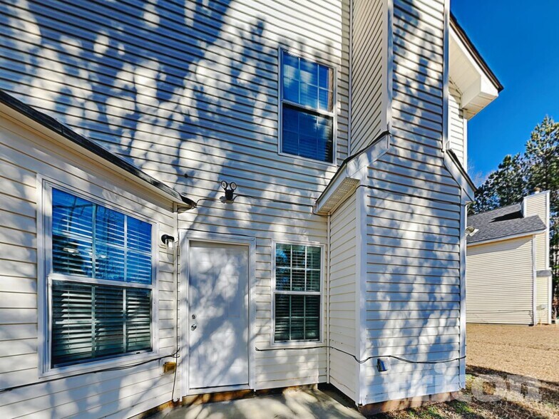 Building Photo - 2408 Wood Bend Ln
