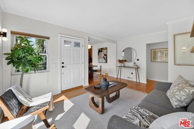 Building Photo - 1515 Rendall Pl