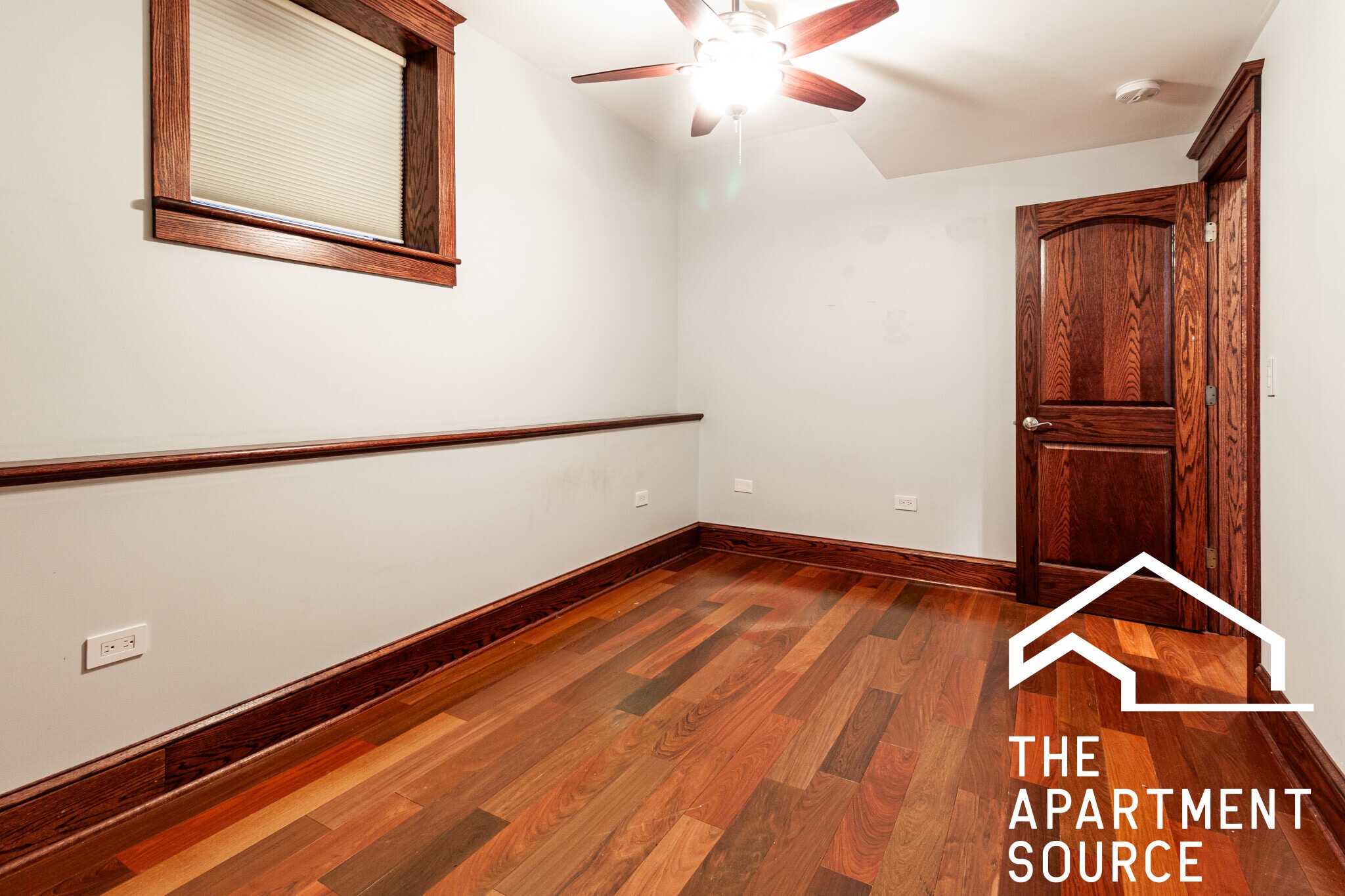 Building Photo - 1019 W Oakdale Ave