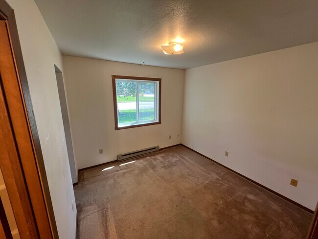 Building Photo - Fairway Court