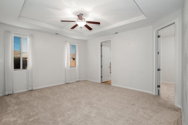 Building Photo - Washington Fields Home with Casita!