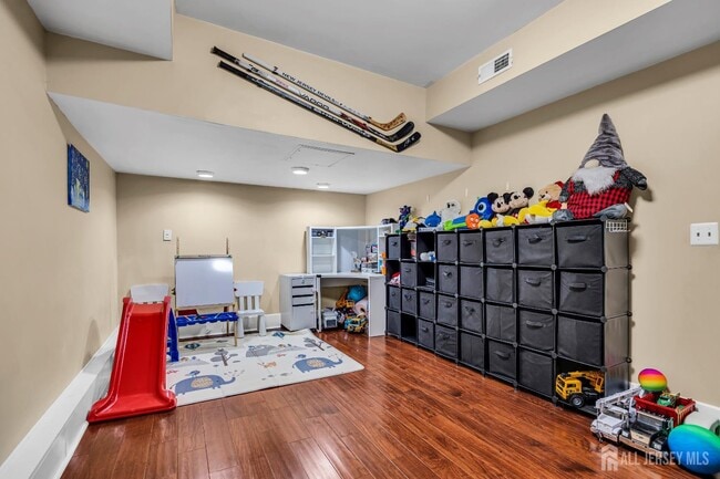 Building Photo - 152 Redpine Loop