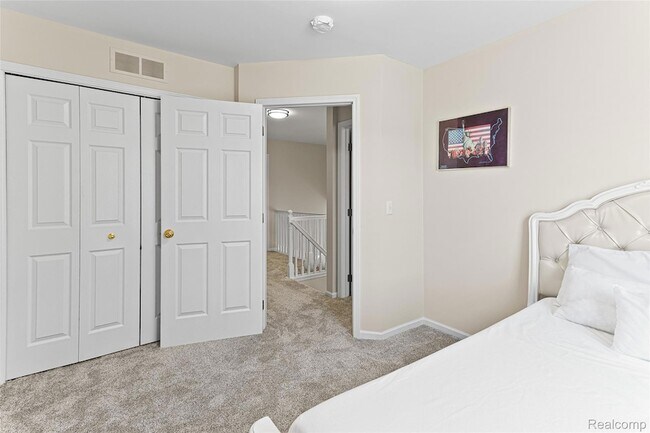 Building Photo - 1033 Calpernia