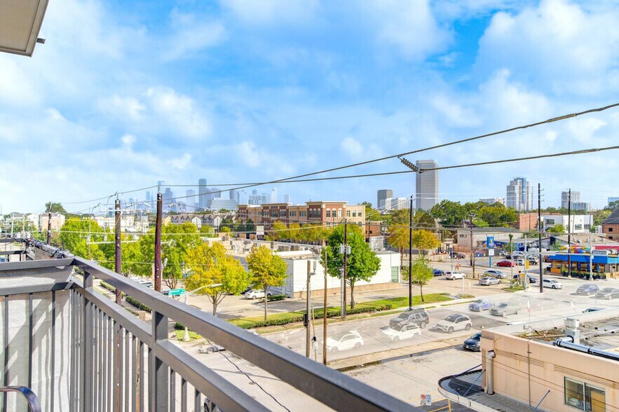 Building Photo - 1111 Shepherd Dr