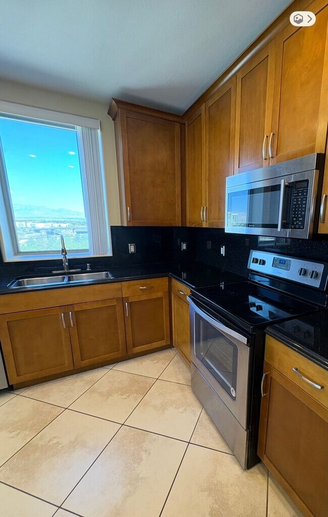 Building Photo - 8255 S Las Vegas Blvd