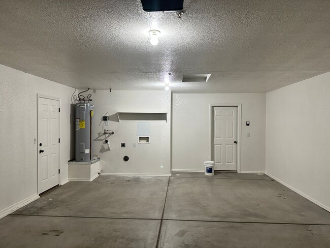 Building Photo - 111 Cypress Dr