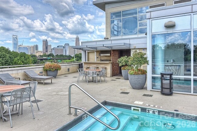 Building Photo - 1100 Metropolitan Ave