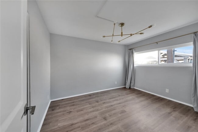 Building Photo - 2032 W 171st St
