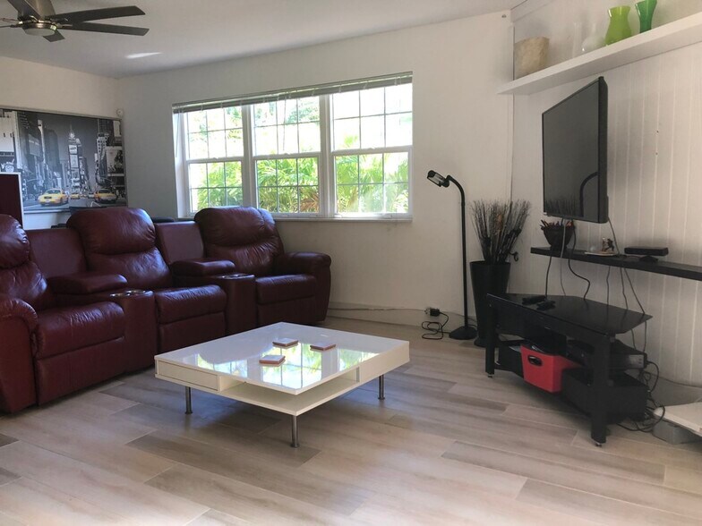 florida and washer room - 1400 NE 4th Ave