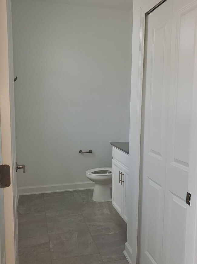 Building Photo - Spacious Bridgewalk Townhome