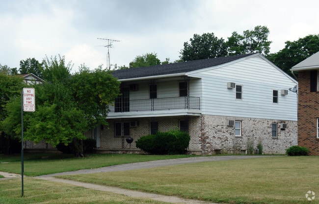 Primary Photo - 1350 Brooke Park Dr