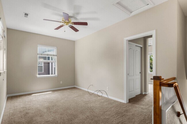 Building Photo - Spacious Townhome in Cherry Creek School District
