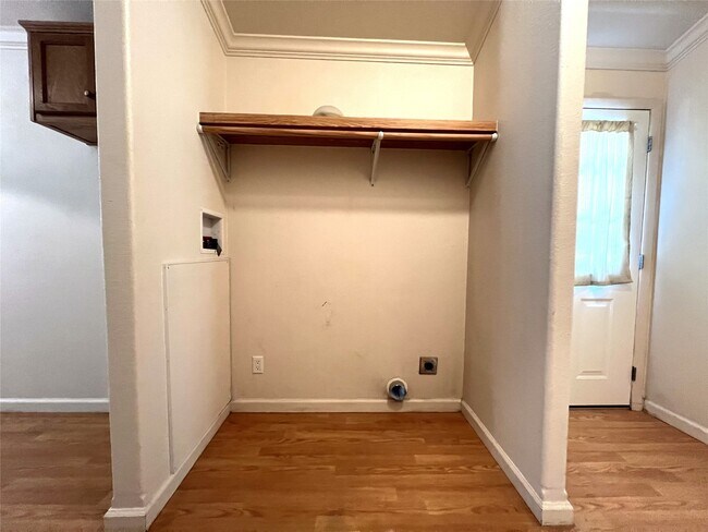 Building Photo - 286 FM 1696
