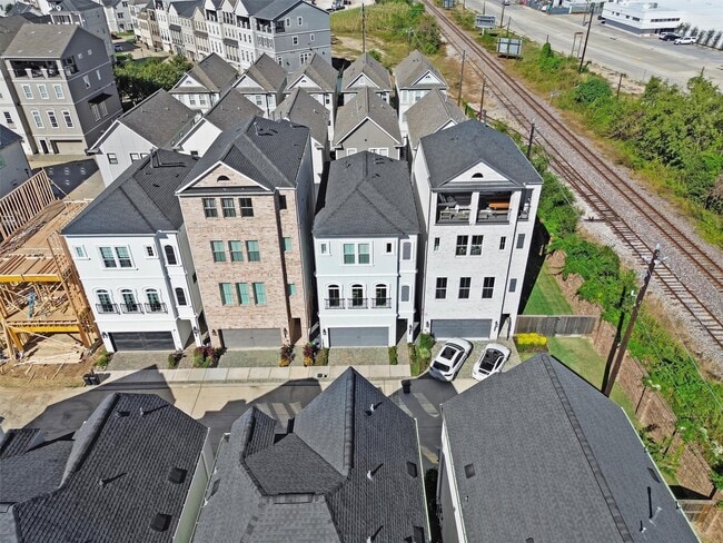 Building Photo - 3504 Bridgewater Oaks Ln