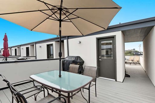 Building Photo - Modern City Living Near Downtown Denver Av...
