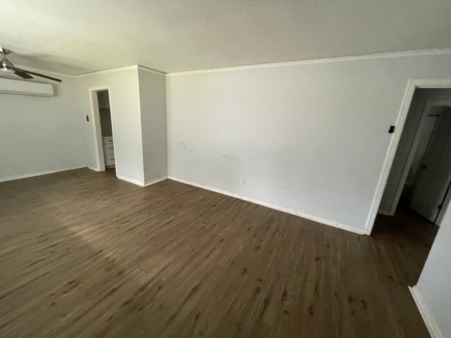 Building Photo - 1722 Dixie Dr