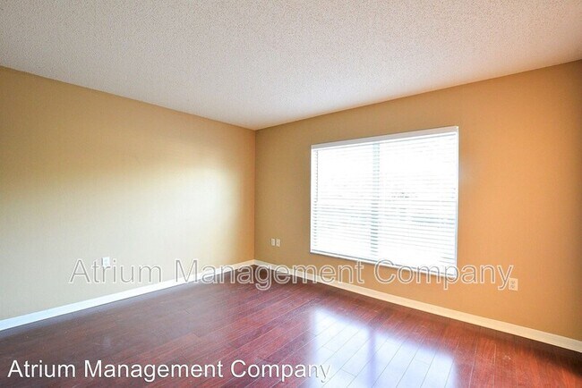 Building Photo - 2528 E Washington St